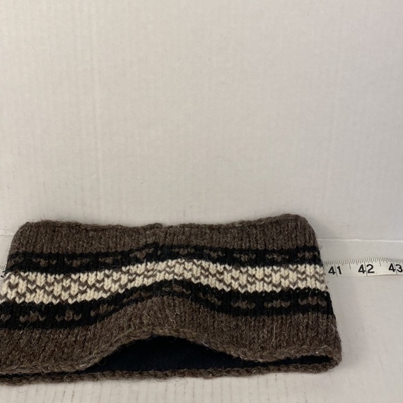 Lambswool ear warmer earmuffs made in Nepal wool knit lined made in Nepal - Picture 3 of 7